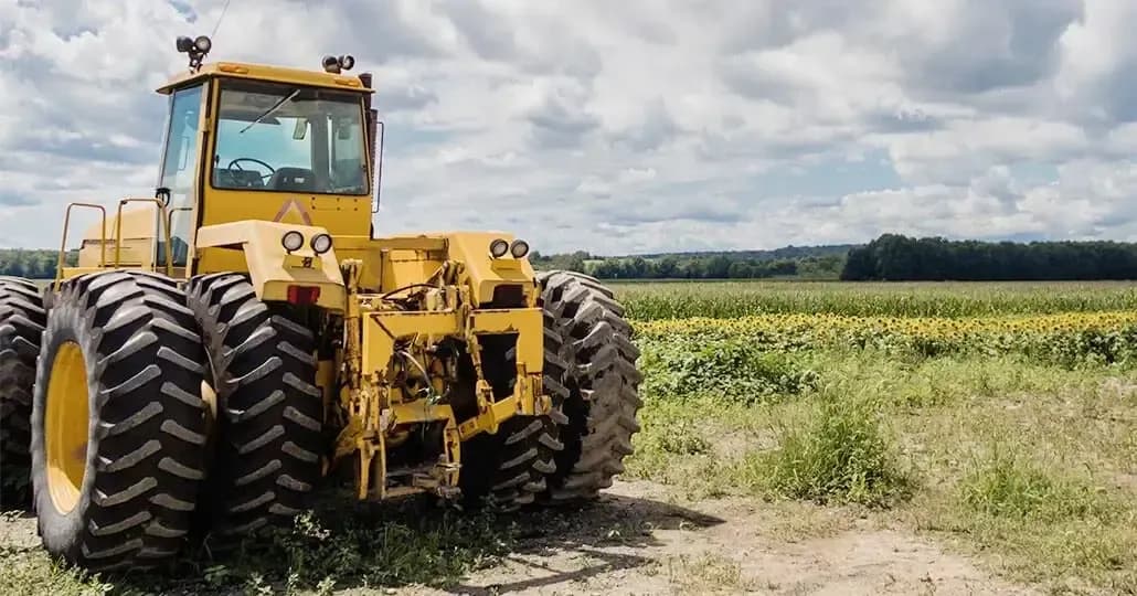 15 Jenis Traktor Berdasarkan Fungsi, Penggerak, & Traksinya