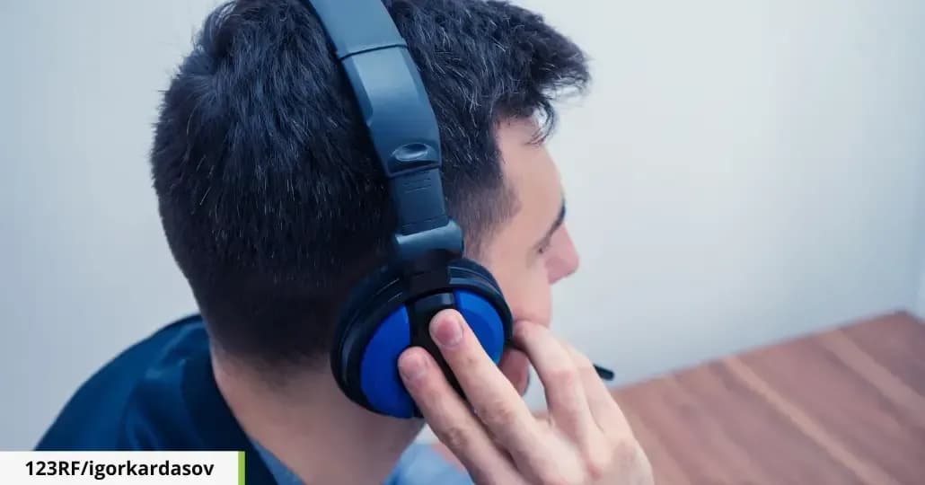 5 Cara Mudah Membersihkan Headphone atau Earbuds